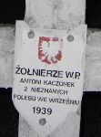 Antoni Kaczorek, upamitniony na imiennej tablicy epitafijnej na cmentarzu wojennym w Sochaczewie - Trojanowie, Al. 600-lecia. Stan z 2005 r.