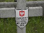 Ppor. Pawe Leon Wojtynowski upamitniony (jako strz. P. Wojtyski) na imiennej tabliczce epitafijnej na jednej z mogi zbiorowych cmentarza wojennego w Laskach, Stan z dn. 26 maja 2010 r. (fot. Leszek Gach).