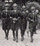 Truskawiec, 1939 r. Ppor. Zbigniew Panesz (drugi z prawej) ekipie 14 Pułku Ułanów Jazłowieckich podczas zawodów jeździeckich (fot. udostępnił: Krzysztof Gożdzik).