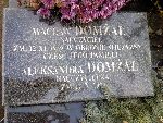 Wacław Domżał upamiętniony na tablicy nagrobnej grobu rodzinnego na cm. parafialnym w Strzelcach.