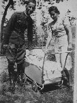 Kpt. Antoni Sierpiski z on Jadwig i synem Janem w Skierniewicach w 1939 r. (fot. ze zb. rodzinnych).