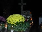 Grób Ignacego Wałęzy na cmentarzu parafialnym w Milanówku. Stan z dn. 1 listopada 2013 r. (fot. Jacek Kaczorowski).