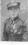 Zdjęcie Jana Kurenia z odbywanej zasadniczej służby wojskowej lub ćwiczeń wojskowych z 1933 r. (rok podany na odwrocie zdjęcia).