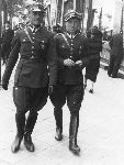 Ppor. Stanisław Synoradzki (z prawej), 1933, Warszawa, po promocji na pierwszy stopień oficerski w SPP. Pamiątka rodzinna (z lewej mój Ojciec) - lonio17