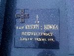 Symboliczna tabliczka upamiętniająca st.sierż Walentego Dziewczyńskiego, oraz jego żonę Jadwigę. Znajduje się na cmentarzu przy ulicy Kaliskiej w Pleszewie.