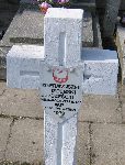 Tabliczka epitafijna Franciszka Izdebskiego na kwaterze wojennej w Sochaczewie, ul. Traugutta (fot. 2005).