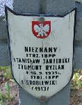 Edward Groblewski, upamitniony na imiennej tablicy epitafijnej na kwaterze wojennej na cmentarzu rzymskokatolickim w Rybnie. Stan z 2005r.