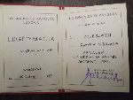 Legitymacja medalu "Za udzia w wojnie obronnej 1939" przyznanego Czesawowi Zakrzewskiemu na mocy uchway Rady Pastwa z 20 lutego 1985 r. Uwaga: bdna informacja o imieniu ojca weterana (dok. ze zb. rodzinnych, fot. Sawomir Zakrzewski).