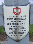 Adam Ludwiczak, upamiętniony na imiennej tablicy epitafijnej na kwaterze wojennej na cmentarzu rzymskokatolickim w Rybnie. Stan z 2005r.