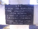 Plut. Leon Nowak upamitniony na imiennej tablicy epitafijnej na mogile zbiorowej w obrbie kwatery wojennej onierzy Wojska Polskiego na cm. parafii rzymskokatolickiej pw. w. Wawrzyca w Kocierzewie Pd. Stan z dn. 22.09.2012 r. (fot. Baej Kucharski).