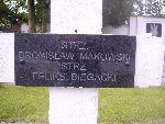 Por. (strz.) Feliks Biegacki upamitniony na imiennej tablicy epitafijnej na mogile zbiorowej w obrbie kwatery wojennej onierzy Wojska Polskiego na cm. parafii rzymskokatolickiej pw. w. Jakuba Apostoa w Zdunach. Stan z dn. 27.09.2012 r. (fot. Baej Kucharski).