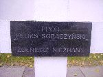 Feliks Sobaczyski upamitniony na imiennej tablicy epitafijnej na jednej z mogi kwatery wojennej na cm. parafialnym w Zdunach. Stan z dn. 27. 09. 2012 r. (fot. Baej Kucharski).