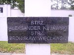 Bronisaw Wicawski upamitniony na imiennej tablicy epitafijnej na mogile zbiorowej w obrbie kwatery wojennej onierzy Wojska Polskiego na cm. parafii rzymskokatolickiej pw. w. Jakuba Apostoa w Zdunach. Stan z dn. 27.09.2012 r. (fot. Baej Kucharski).