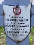 Zygmunt Jakowiak, upamitniony na imiennej tablicy epitafijnej na kwaterze wojennej na cmentarzu rzymskokatolickim w Rybnie. Stan z 2005r.
