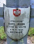 Karol Rado, upamitniony na imiennej tablicy epitafijnej na kwaterze wojennej na cmentarzu rzymskokatolickim w Rybnie. Stan z 2005r.