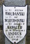 Bogdan Wacaw Kawaler, upamitniony na imiennej tablicy epitafijnej w obrbie kwatery wojennej na cmentarzu parafialnym w Juliopolu.