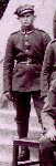 Strz. Alojzy Rożek - kadr z fotografii zbiorowej, pamiątki ostrego strzelania 4 kompanii 69 pułku piechoty (archiwum rodzinne).