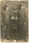 U. Antoni Kaczmarek (z lewej) w trakcie odbywania zasadniczej suby wojskowej w 26 puku uanw w Baranowiczach, przed 1939 r. (fot. ze zb. rodzinnych).