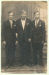 Wacław Domżał (z lewej) ze znajomymi przed 1939 r. (fot. ze zb. rodzinnnych).