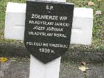Władysław Boral upamiętniony na imiennej tabliczce epitafijnej na jednej z mogił zbiorowych cmentarza wojennego w Sochaczewie - Trojanowie, Al. 600-lecia. Stan z dn. 3 listopada 2016 r.