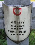 Tomasz Wony, upamitniony na imiennej tablicy epitafijnej na kwaterze wojennej na cmentarzu rzymskokatolickim w Rybnie. Stan z 2005r.