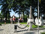 Nowy Duninw, Grb-Obelisk ku Czci Walczcych o Woln Polsk. Stan z dn. 01. 09. 2009 r. (fot. udostpniona przez Urzd Gminy Nowy Duninw).