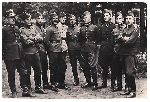 Kpr. Jan Deskiewicz (stoi drugi od lewej) podczas wicze wojskowych  w 1939 r., na krtko przed ogoszeniem mobilizacji (fot. ze zb. rodzinnych).