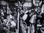 Krakw, maj 1935 r. Chor. Bronisaw Gadzin pod katedr wawelsk jako sztandarowy 14 Puku Uanw Jazowieckich podczas uroczystoci pogrzebowych Marszaka Jzefa Pisudskiego (fot. udostpni: Krzysztof Godzik).