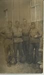 Wadysaw Kostka (drugi od prawej) podczas wicze wojskowych 62 puku piechoty w 1937 r. (fot. ze zb. rodzinnych).