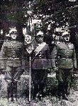 Ppor.Gerard Korolewicz (pierwszy od lewej) jako oficer sztandarowy.Koszary na Jaowcu,koniec lat trzydziestych.