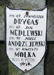 Jan Mdlewski, upamitniony na imiennej tablicy epitafijnej na wydzielonej kwaterze na cmentarzu rzymskokatolickim w Juliopolu. 