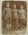 Franciszek Buliski (pierwszy z lewej) wrd onierzy Wojska Polskiego w Chemnie w maju 1921 r. (fot. ze zb. rodzinnych).