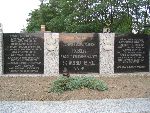Kwatera polegych we wrzeniu 1939 roku na cmentarzu w Uniejowie. Na lewej tablicy nazwisko kpr. Franciszek Kamierczak 60 PP 25 DP (fot. Dariusz Kamierczak).