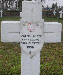 Jerzy Szczepanik (Szczepaniuk), upamitniony na imiennej tablicy epitafijnej na cmentarzu wojennym w Sochaczewie - Trojanowie, Al. 600-lecia. Stan z 2005 r. (fot. M. Prengowski)