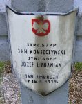 Jan Ambroy, upamitniony na imiennej tablicy epitafijnej na kwaterze wojennej na cmentarzu rzymskokatolickim w Rybnie. Stan z 2005r.