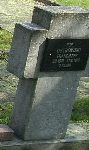 Franciszek Ostrowski upamiętniony na tabliczce epitafijnej na jednej z mogił cmentarza wojennego w Kiernozi.