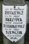 Jzef Skrzypek, upamitniony na imiennej tablicy epitafijnej na wydzielonej kwaterze na cmentarzu rzymskokatolickim w Juliopolu.