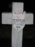 Zygmunt Mazurek, upamitniony na imiennej tablicy epitafijnej na cmentarzu wojennym w Sochaczewie - Trojanowie, Al. 600-lecia. Stan z 2005 r.