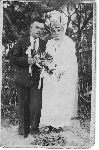 Albin Rzepiak wraz z nowo poślubioną żoną Stanisławą z Osenkowskich, Suchodół, 2 czerwca 1936 r. (fot. ze zb. rodzinnych).
