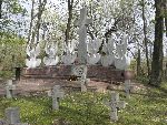 Nowy Dwr Mazowiecki, ul. Bema, cmentarz wojenny. Stan z dn. 23 kwietnia 2010 r. (fot. Leszek Gach).