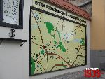 Brwinw, Rynek, tablica - mapa. Stan z dn. 06. 09. 2012 r. (fot. Tomasz Karolak).